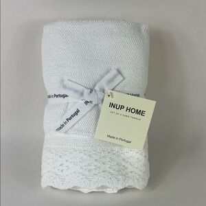 2pc INUP Bath Hand Towels Luxury White with Lace Edge 100% Cotton NEW